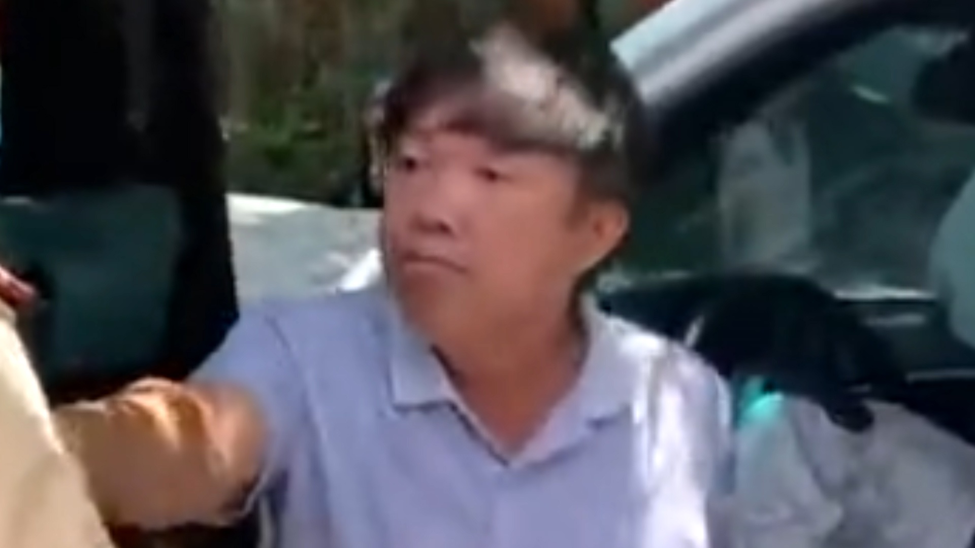 Tai xe chong doi CSGT sau khi gay tai nan hinh anh