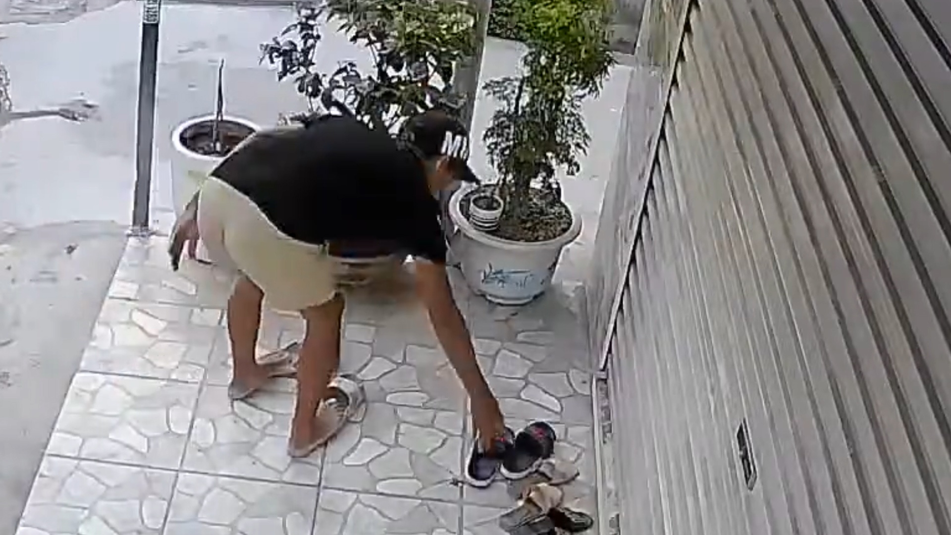 Nam thanh nien lay trom doi dep hinh anh