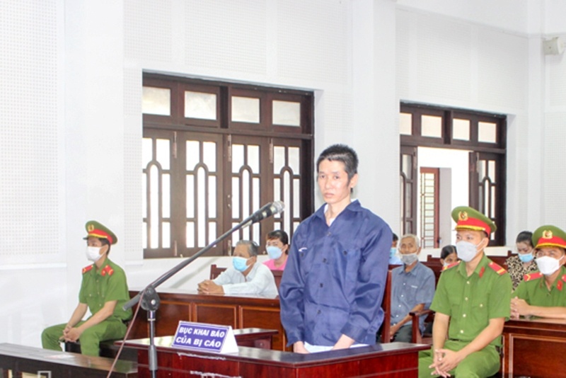 Lanh an 17 nam tu vi dung dao chem doi thu hinh anh