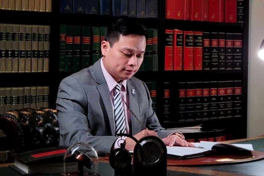 Luat su phan tich vu 2 nghe si Viet bi to hiep dam tai Tay Ban Nha hinh anh