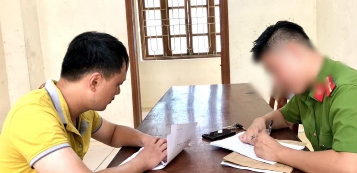 Chay xe may sam so nu sinh, thanh nien bi bat khan cap hinh anh