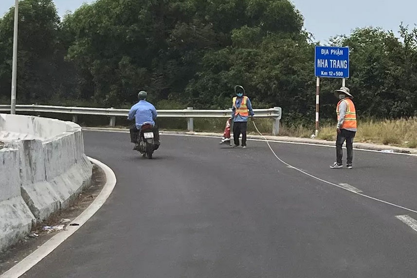 Dieu tra nhom thanh nien dung sung the thao cuop xe may o Nha Trang hinh anh