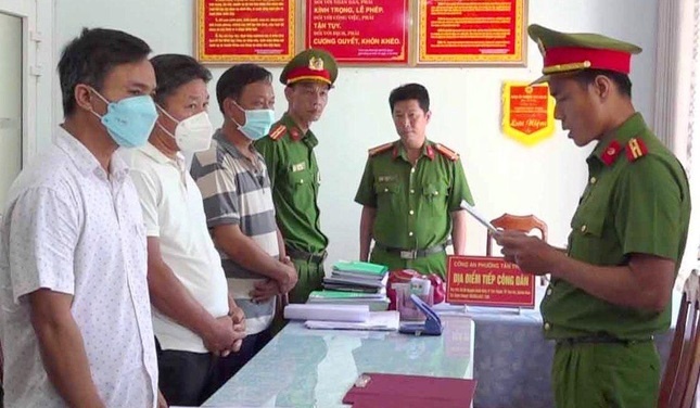 nguyên chủ tịch xã cùng 2 giám đốc bị bắt ảnh 1 nguyen chu tich xa cung 2 giam doc bi bat anh 1