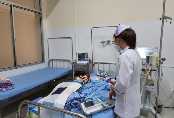 Bé gái 2 tuổi bị bạo hành ảnh 1 Be gai 2 tuoi bi bao hanh anh 1