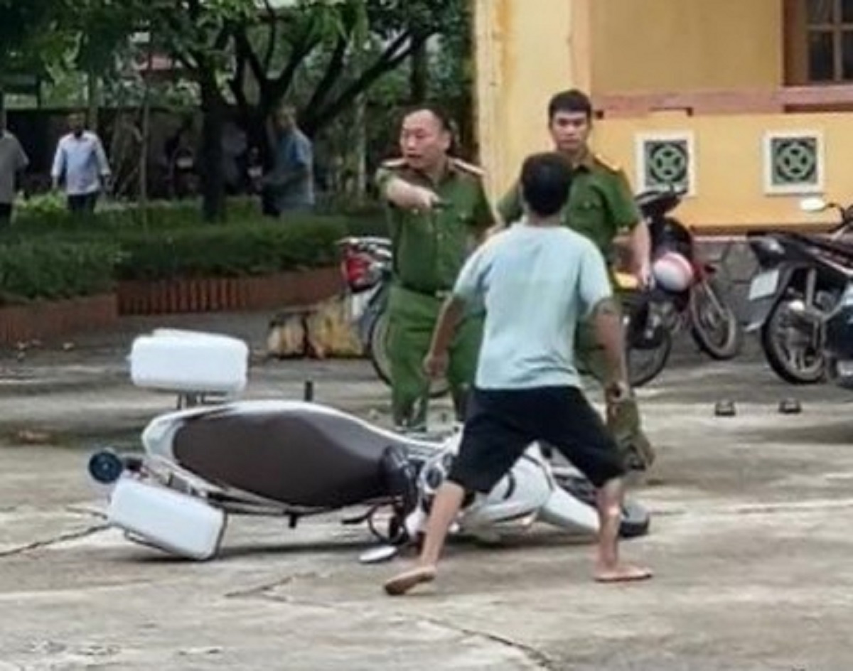 Chu tich UBND thi tran Son Duong ke lai viec bi chem hinh anh