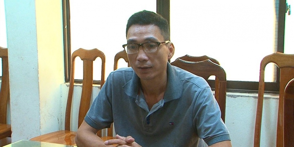 Tim viec tren mang, 2 co gai bi ep tiep khach karaoke hinh anh