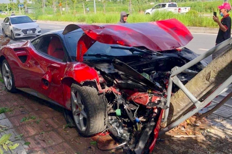 Phuc tap phap ly trong vu xe Ferrari bi tai nan hinh anh