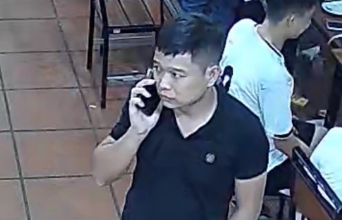 Kẻ gian trộm balo của khách trong quán ăn ảnh 1 Ke gian trom balo cua khach trong quan an anh 1