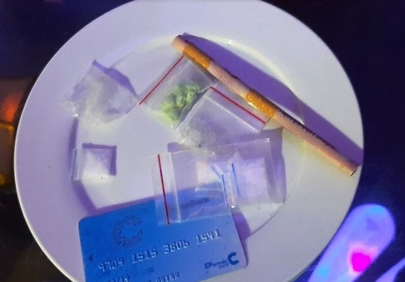 Linh an 9 nam tu vi mo tiec ma tuy chieu dai ban be hinh anh