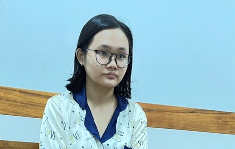 Truy to nu sinh vien sat hai cha ruot bang chat doc hinh anh