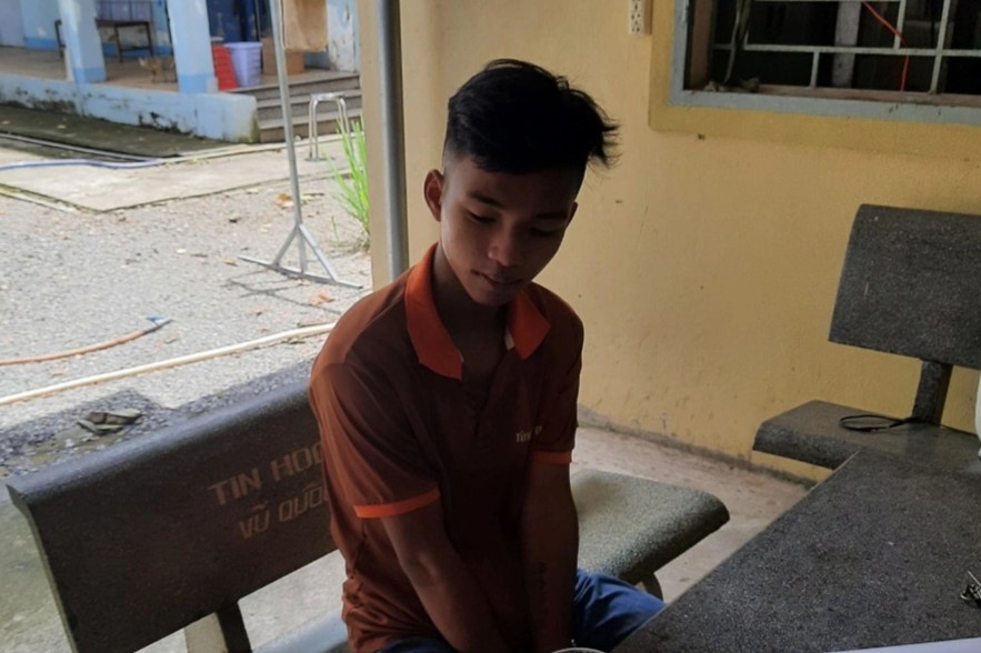 Bat ten trom chem bao ve nong truong cao su hinh anh