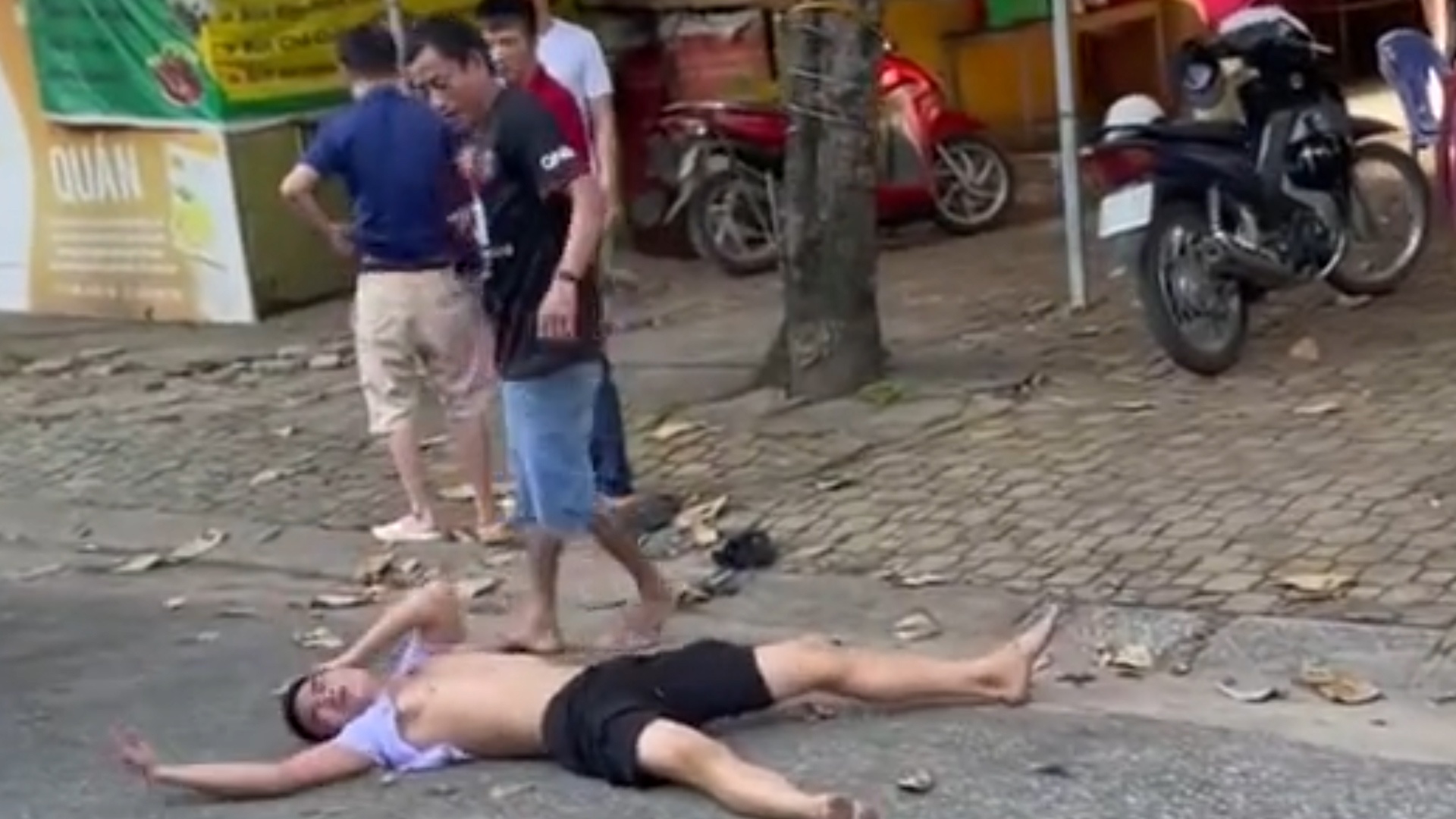 Au da vi mau thuan tra tien taxi o Nghe An hinh anh