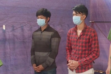 Bat 2 doi tuong vo co truy sat nguoi di duong hinh anh