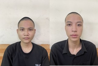 Doi ban ru nhau trom xe may hinh anh