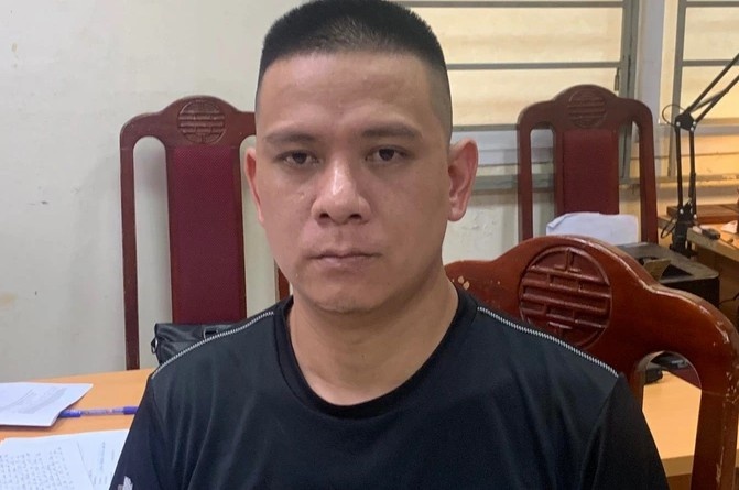 Vu dam chet nguoi tren pho Lang Ha: Khoi to tai xe taxi giup suc hinh anh