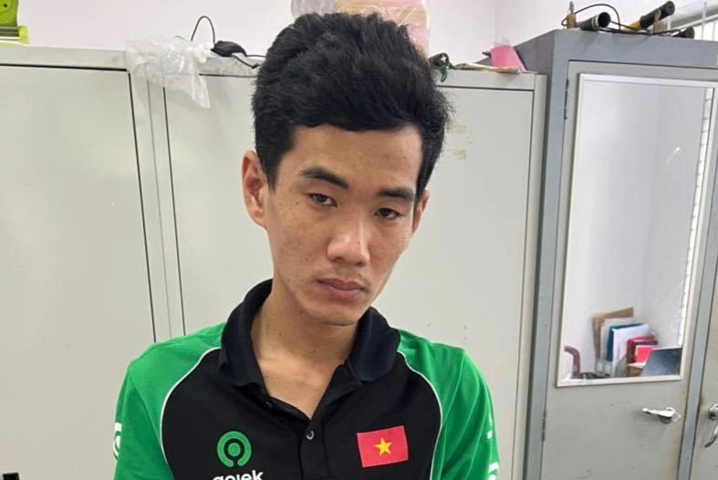 Ru dong nghiep ve phong tro nhau roi lay trom tai san hinh anh