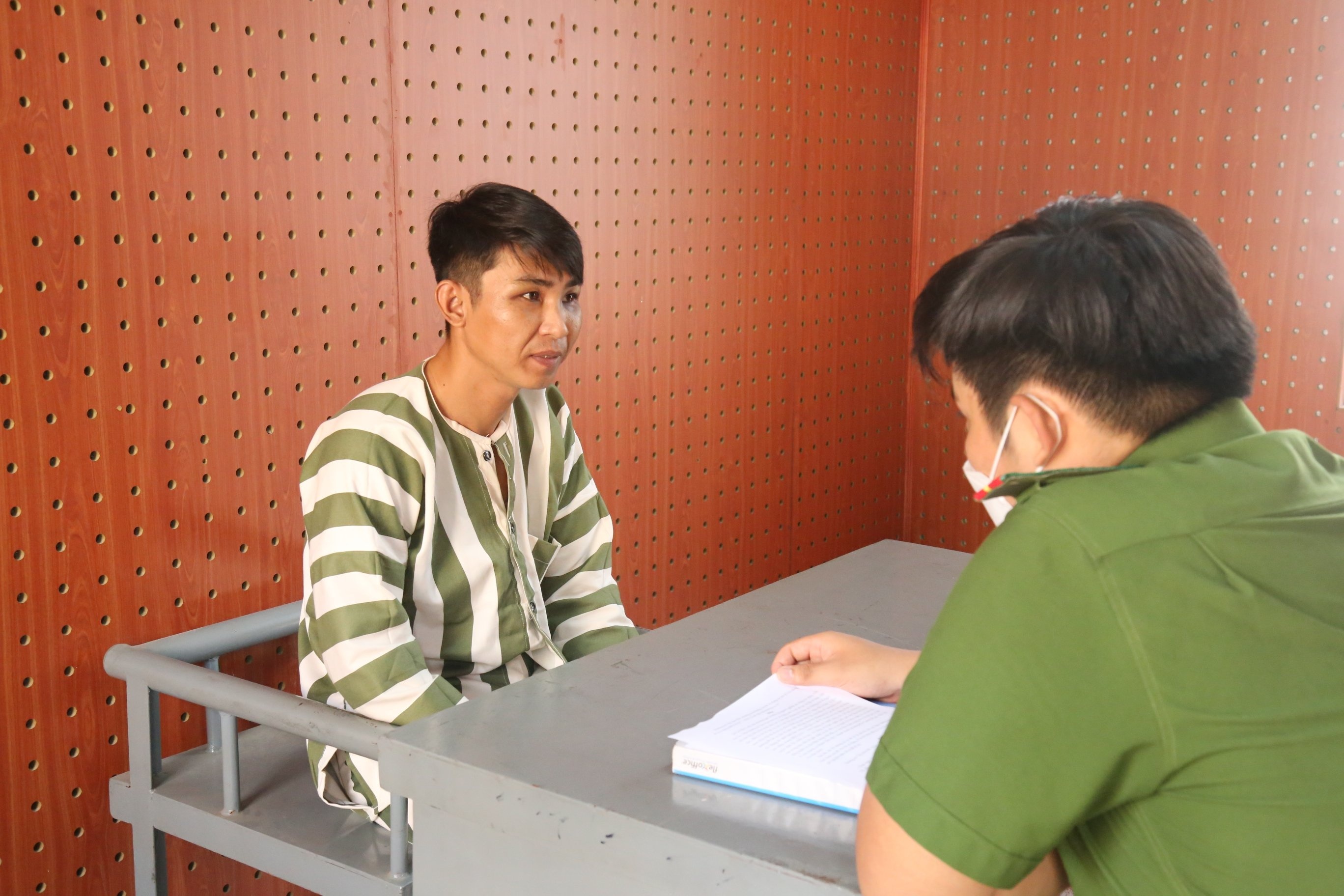 Nhom doi tuong trom xe may sa luoi hinh anh