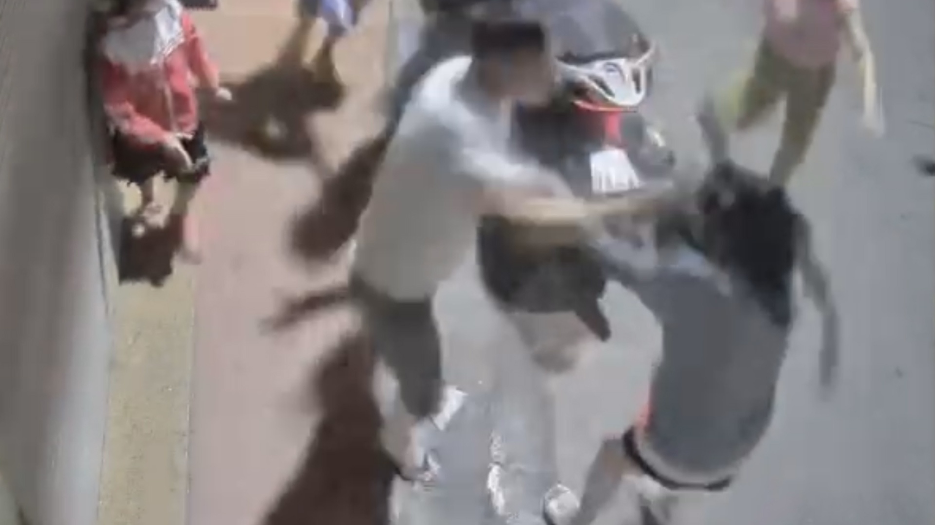 Nguoi phu nu mang thai o Hai Phong bi hanh hung hinh anh