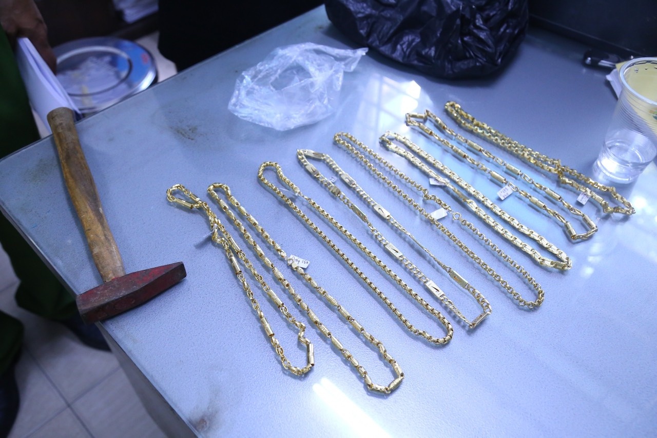 Cướp tiệm vàng ảnh 1 Cuop tiem vang anh 1