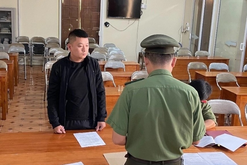 Bat tam giam doi tuong trong duong day danh bac cua Phan Sao Nam hinh anh