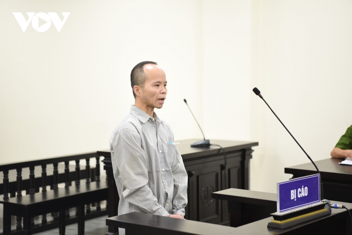 Danh tinh dich anh 1