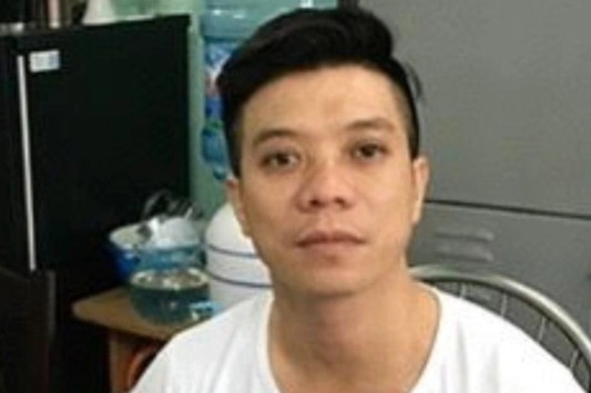 Tam giu chu quan karaoke cho nhan vien vay nang lai o Dong Nai hinh anh