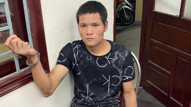 Nguoi dan ong trom bia tai hang loat quan nhau hinh anh