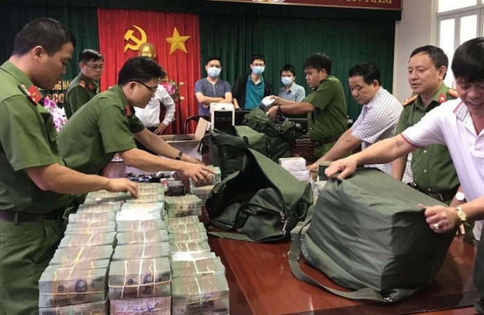 Tam giu hon 220 ty dong trong vu buon lau 200 trieu lit xang dau hinh anh