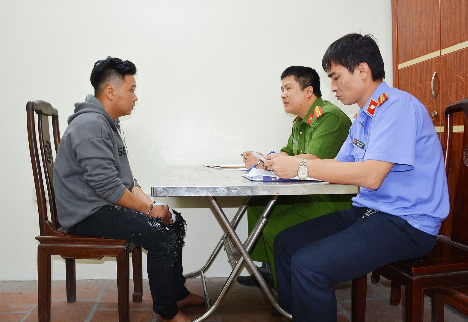 Truy sát ở tiệm tóc ảnh 1 Truy sat o tiem toc anh 1