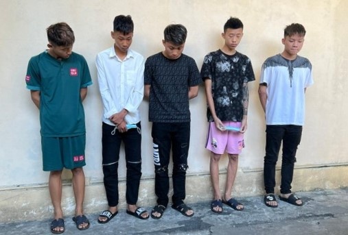 Buoc khan quang do vao tay de nhan biet khi hon chien hinh anh