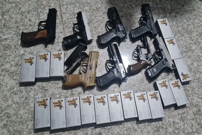 7 nam thanh nien mua ban, tang tru vu khi quan dung linh an hinh anh