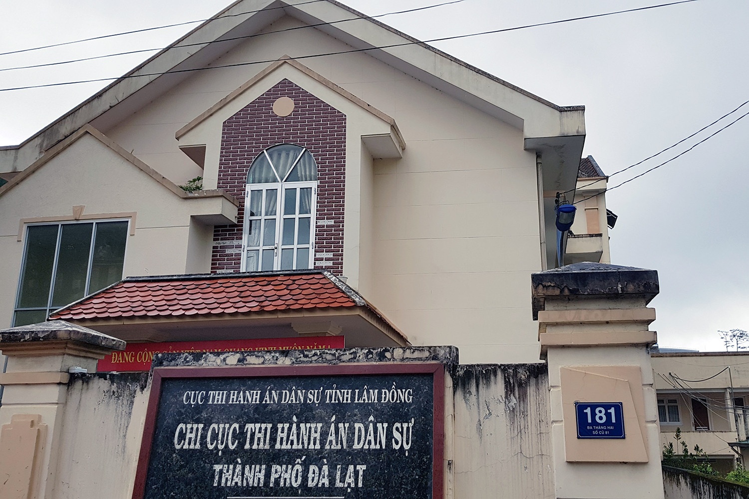 Khoi to vu an lien quan Chi cuc thi hanh an dan su TP Da Lat hinh anh