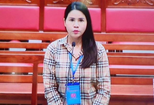 Cuu dai ta bien phong dan moi cho nu doanh nhan nhap xang lau hinh anh