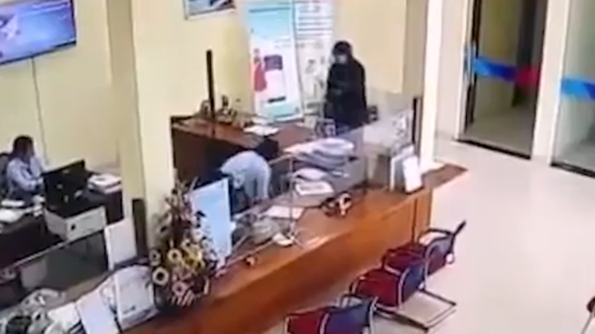 Camera ghi canh cuop ngan hang o Thai Nguyen hinh anh