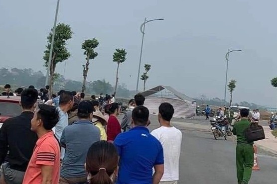 Nam thanh nien tu vong duoi muong sau khi bi duoi danh hinh anh