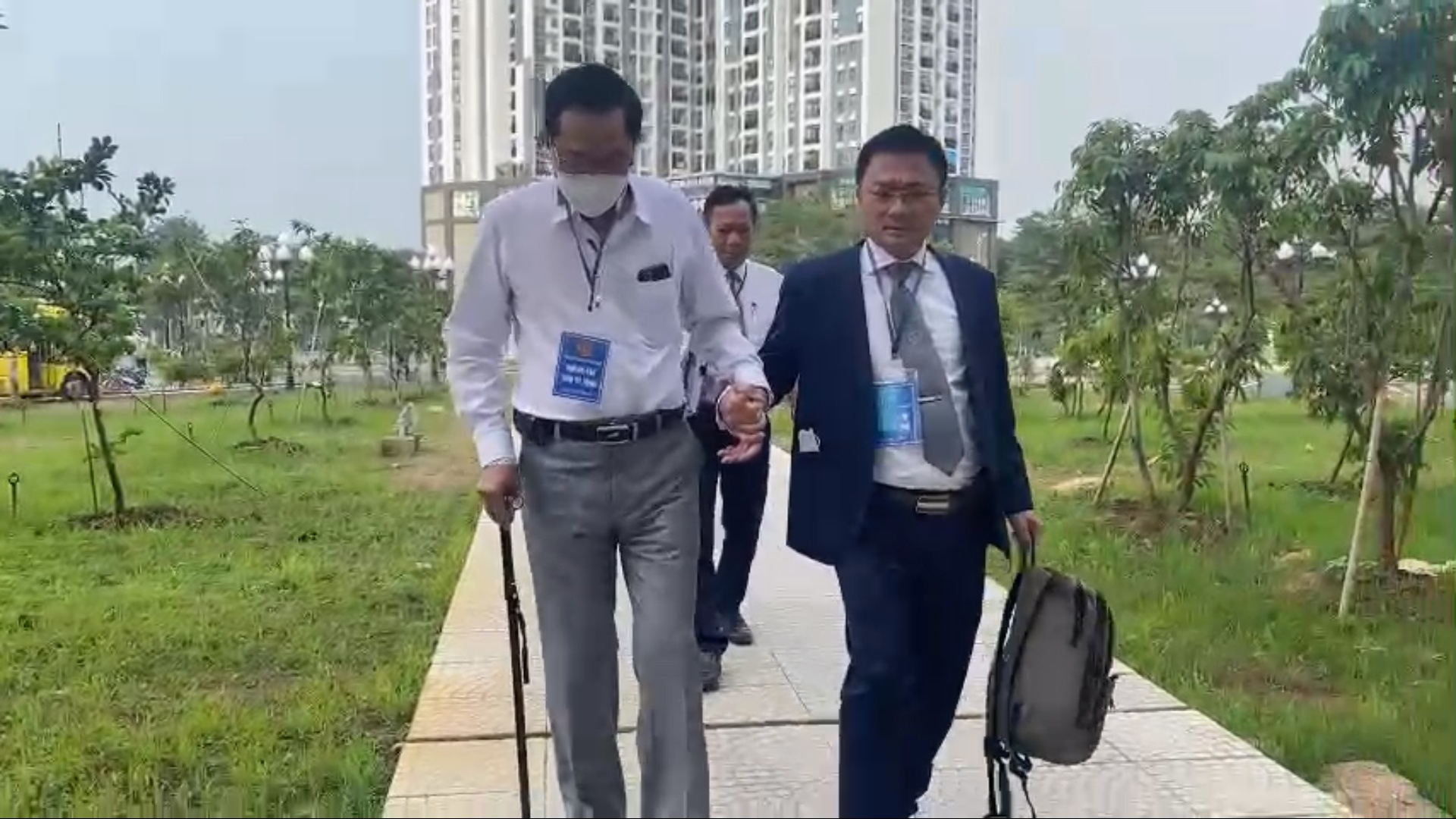 Cuu Thu truong Y te Cao Quang Minh hau toa hinh anh