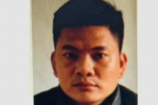 Nguoi dan ong thuc hien nhieu vu cuop tui xach tren dai lo Thang Long hinh anh