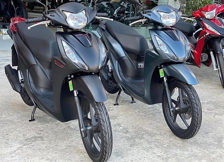 Bat giu nhom chuyen trom xe Honda Vision o chung cu hinh anh