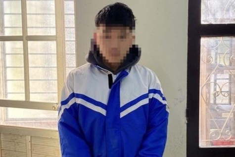 Nam thanh nien tong xe gay chan CSGT hinh anh