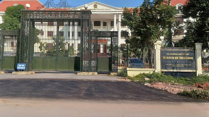 Cu ong nguy kich sau vu chay o TAND tinh Bac Giang hinh anh