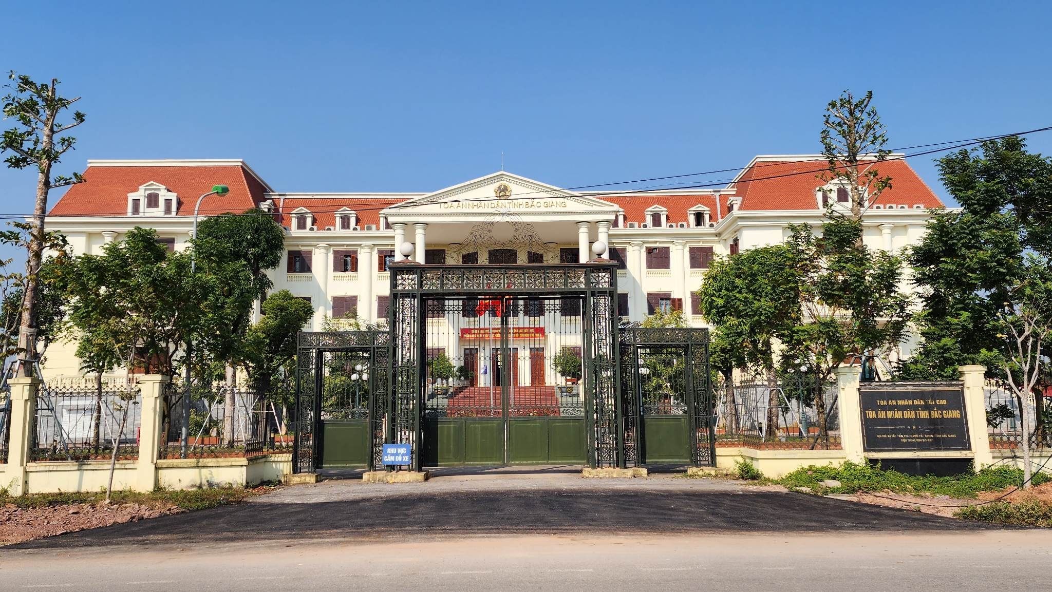 Cong an thong tin vu cu ong mang xang dot o TAND tinh Bac Giang hinh anh