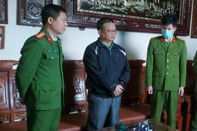Giam doc Cong ty TNHH Kim Son bi cao buoc lua dao hinh anh