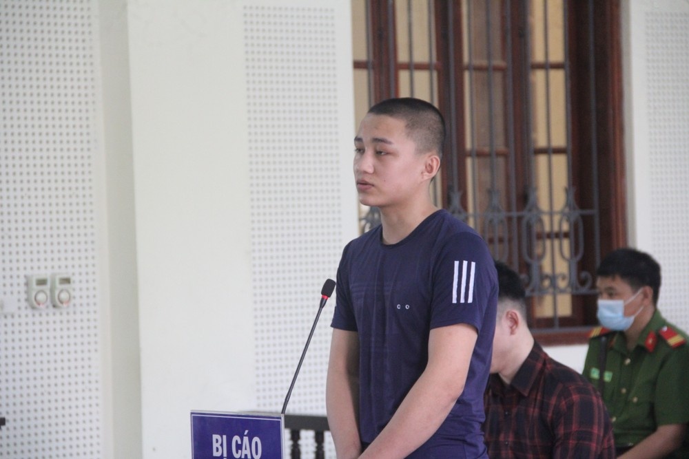 Noi dau nguoi me co con buon ma tuy khi moi 16 tuoi hinh anh