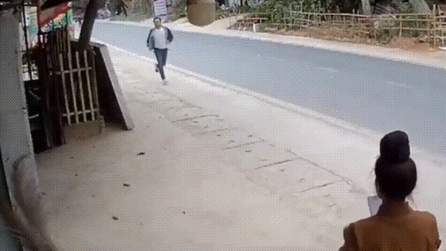 Nghi pham van chuyen ma tuy dung sung chong tra luc luong chuc nang hinh anh