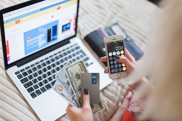 Cong an tim nguoi bi cong ty tai chinh ghep anh, de doa doi no hinh anh