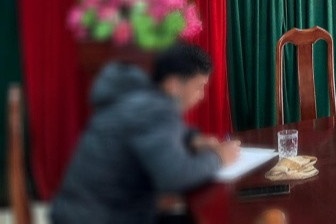 Trieu tap nguoi dan ong xuc pham luc luong CSGT tren mang xa hoi hinh anh