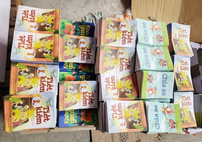 Triet pha duong day san xuat hon 100 tan sach gia hinh anh