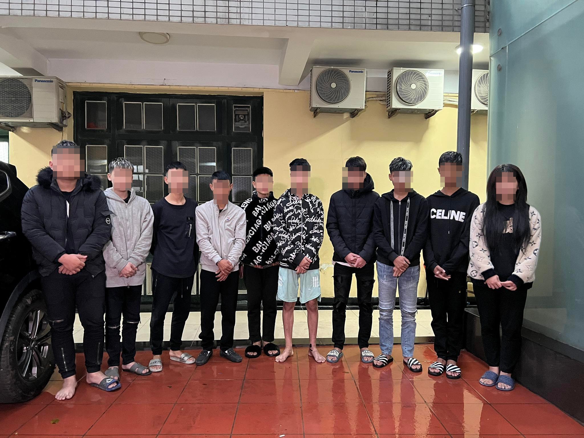 Nhom thieu nien gay ra nhieu vu trom o Ha Noi hinh anh