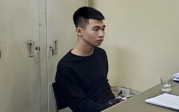 Vu nam thanh nien ban 2 nguoi: Nghi pham mua sung o cua khau hinh anh