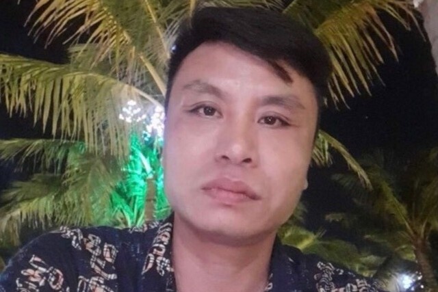 Truy tim tai xe lao oto vao 5 nguoi dang suoi am ben duong hinh anh